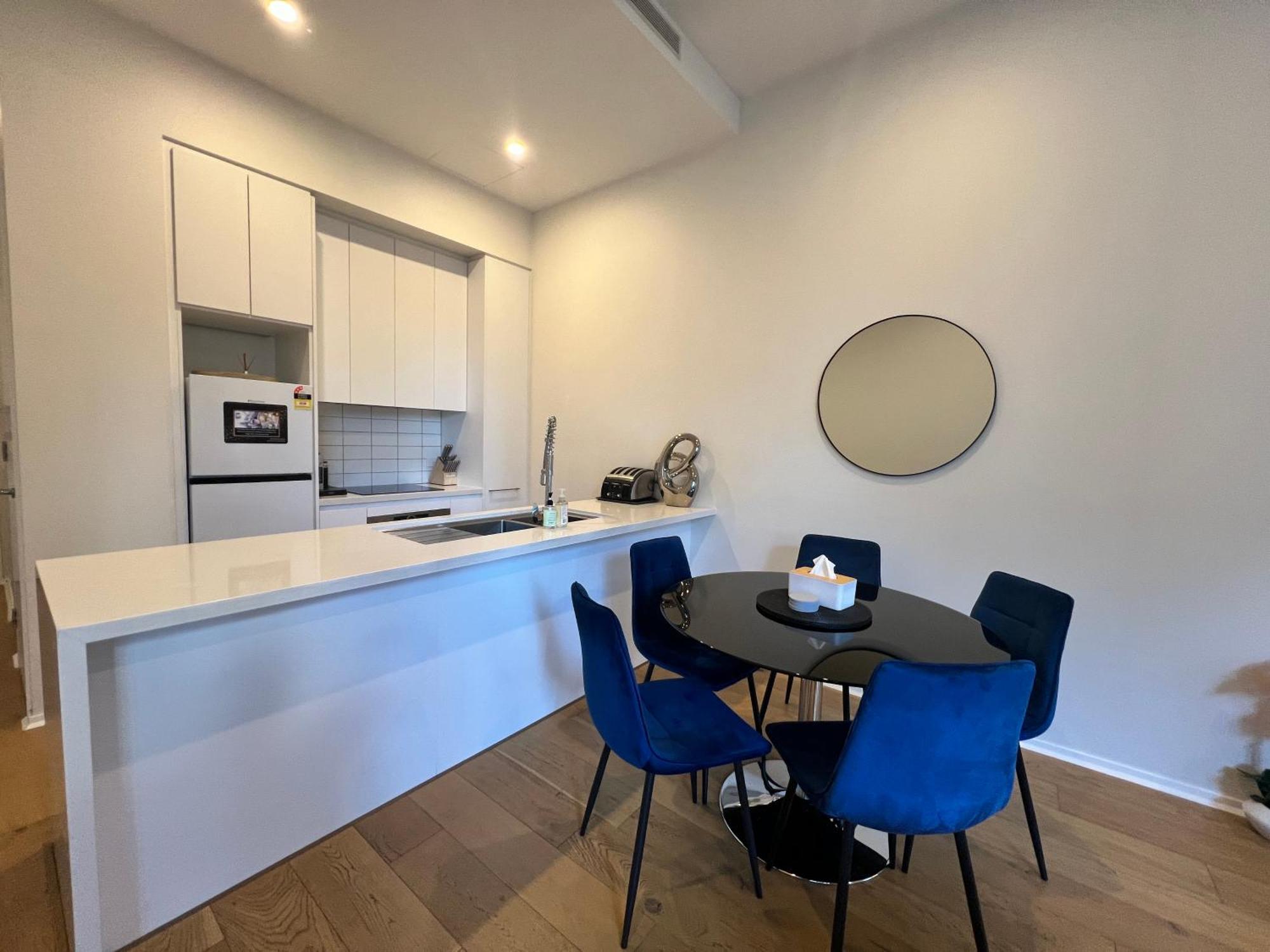 Luxe 2Br Executive Apartment Kingston Pool Parking Wifi Bbq Wine 外观 照片