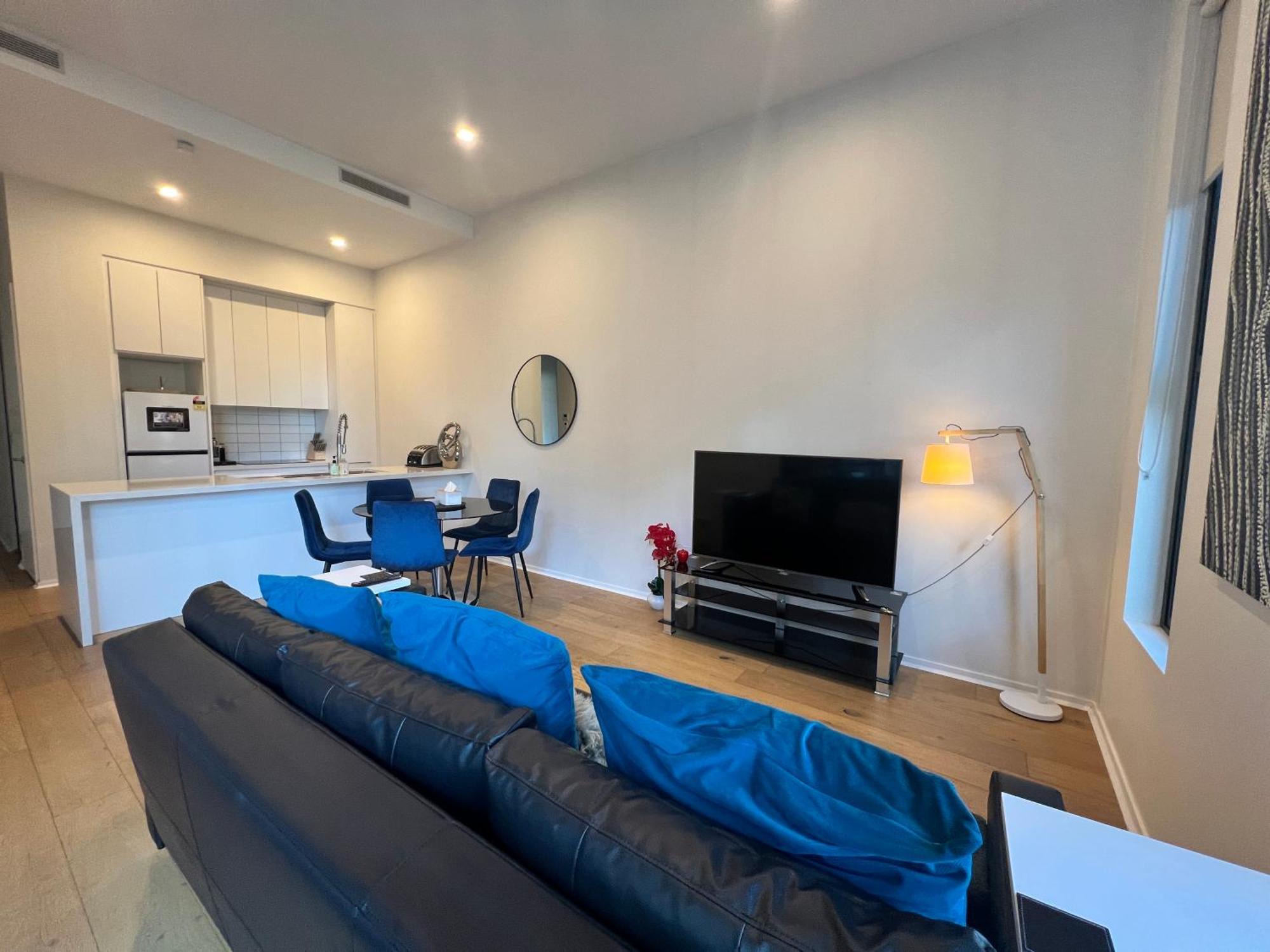 Luxe 2Br Executive Apartment Kingston Pool Parking Wifi Bbq Wine 外观 照片