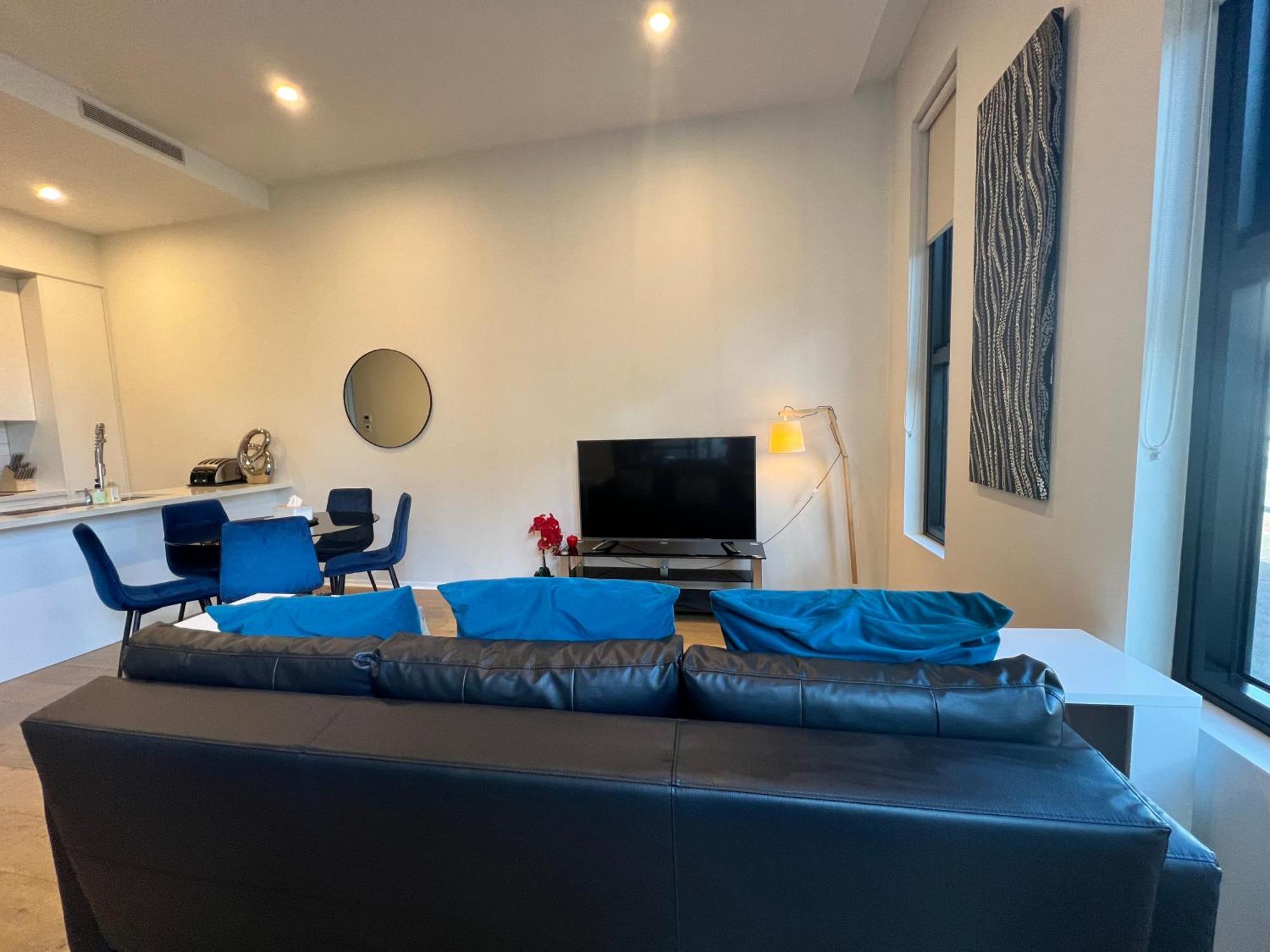 Luxe 2Br Executive Apartment Kingston Pool Parking Wifi Bbq Wine 外观 照片